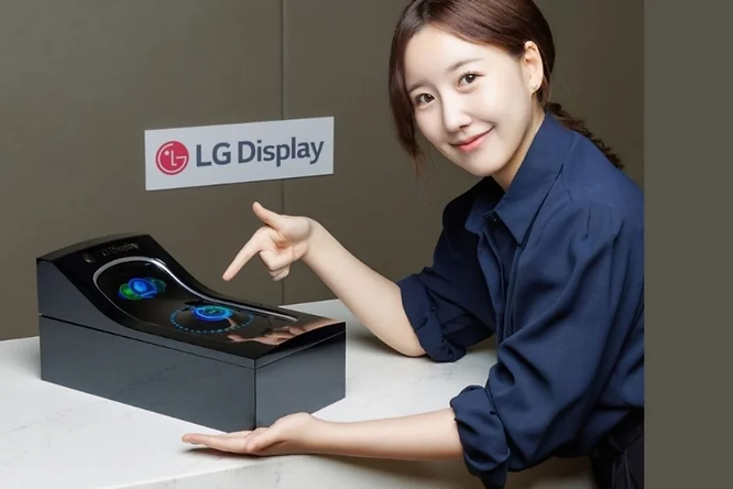 LG-dən Fantastik Yenilik: “Canlı” Avtomobil Ekranı